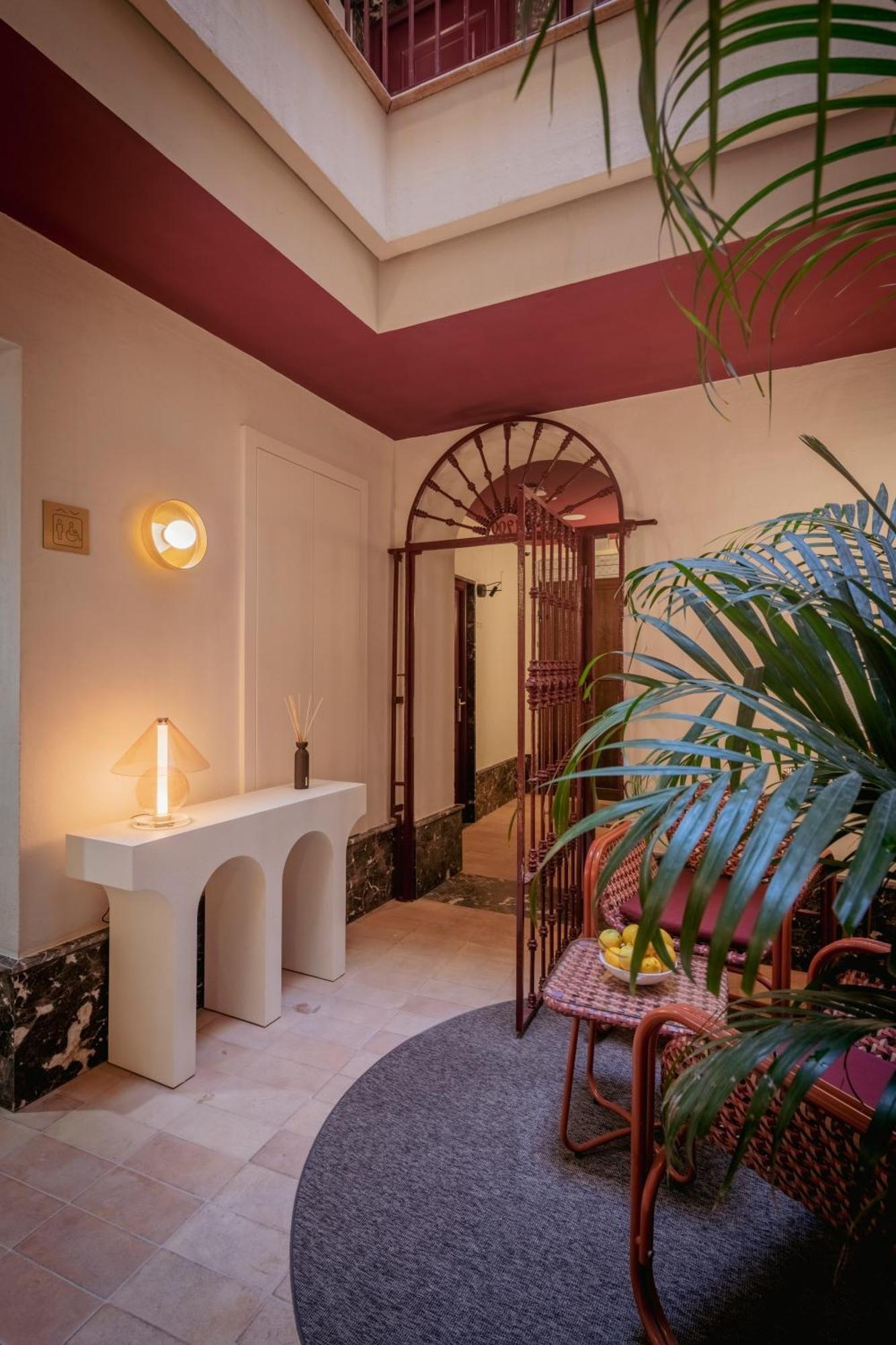 Отель Lirium Casa Patio Севилья Экстерьер фото