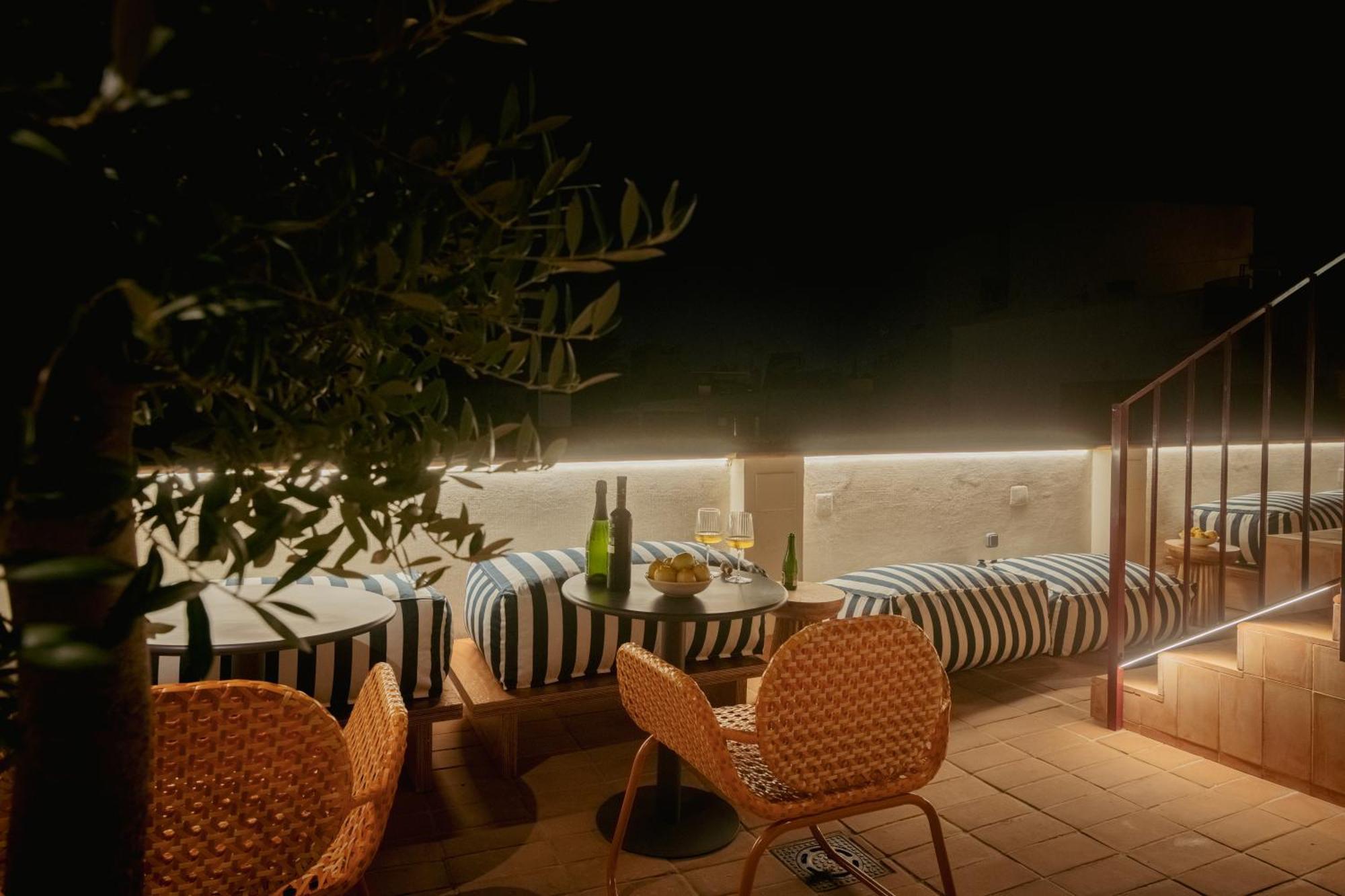 Отель Lirium Casa Patio Севилья Экстерьер фото
