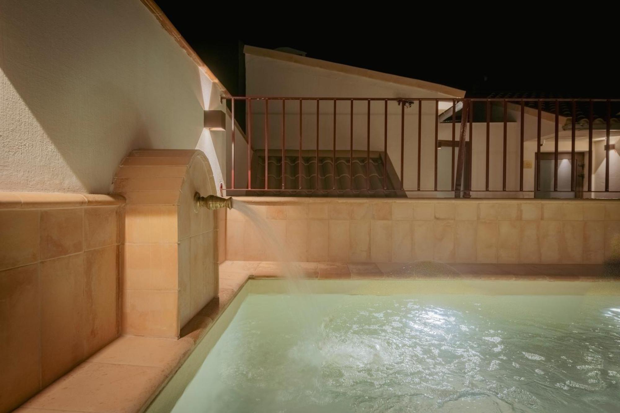 Отель Lirium Casa Patio Севилья Экстерьер фото