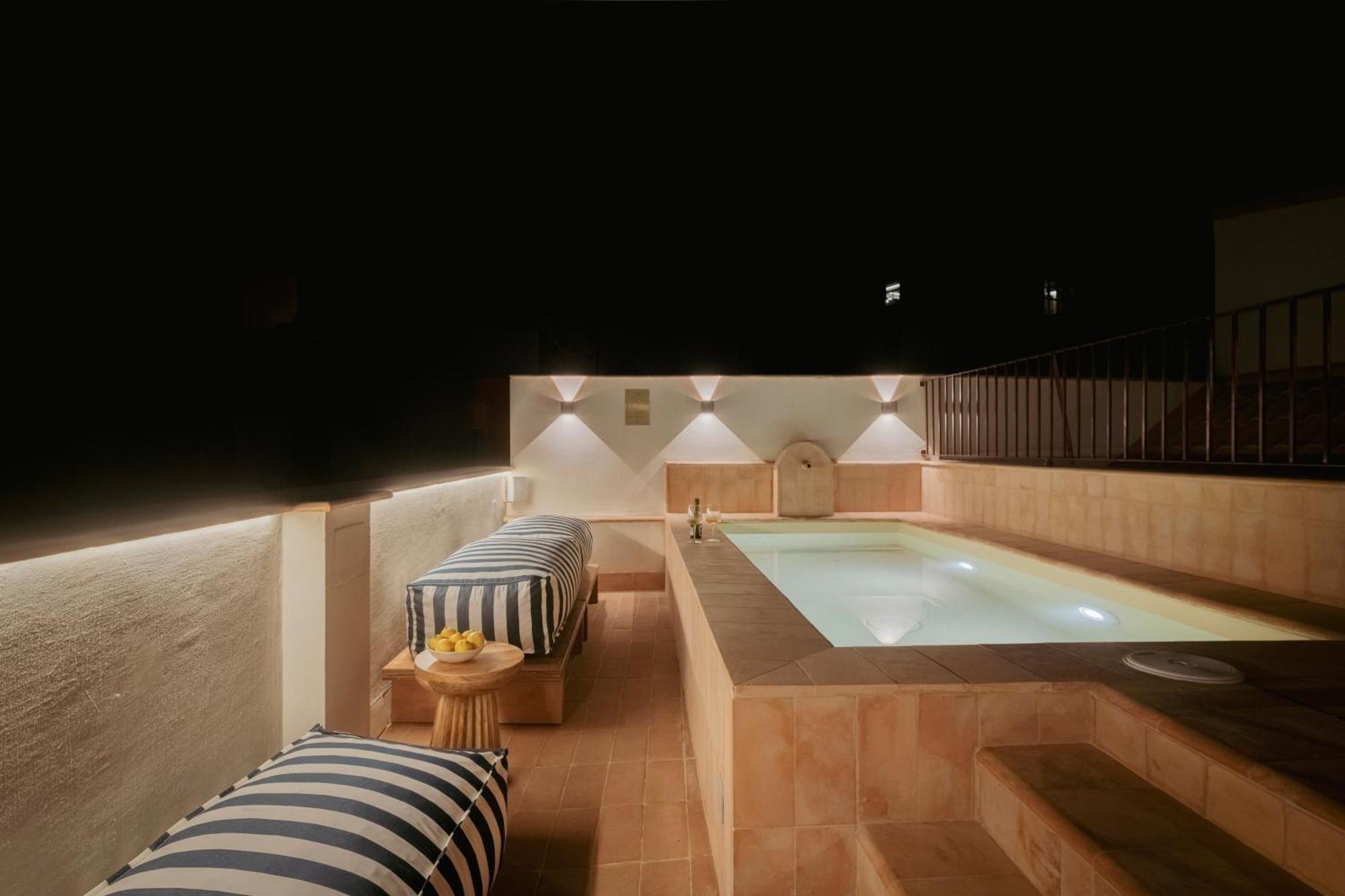 Отель Lirium Casa Patio Севилья Экстерьер фото