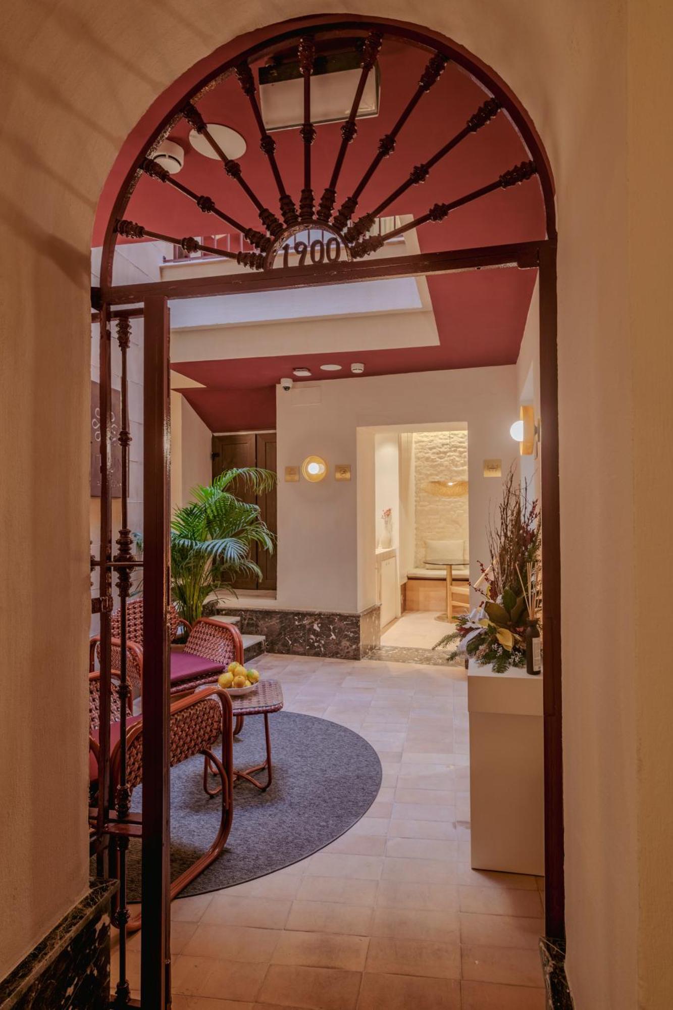 Отель Lirium Casa Patio Севилья Экстерьер фото