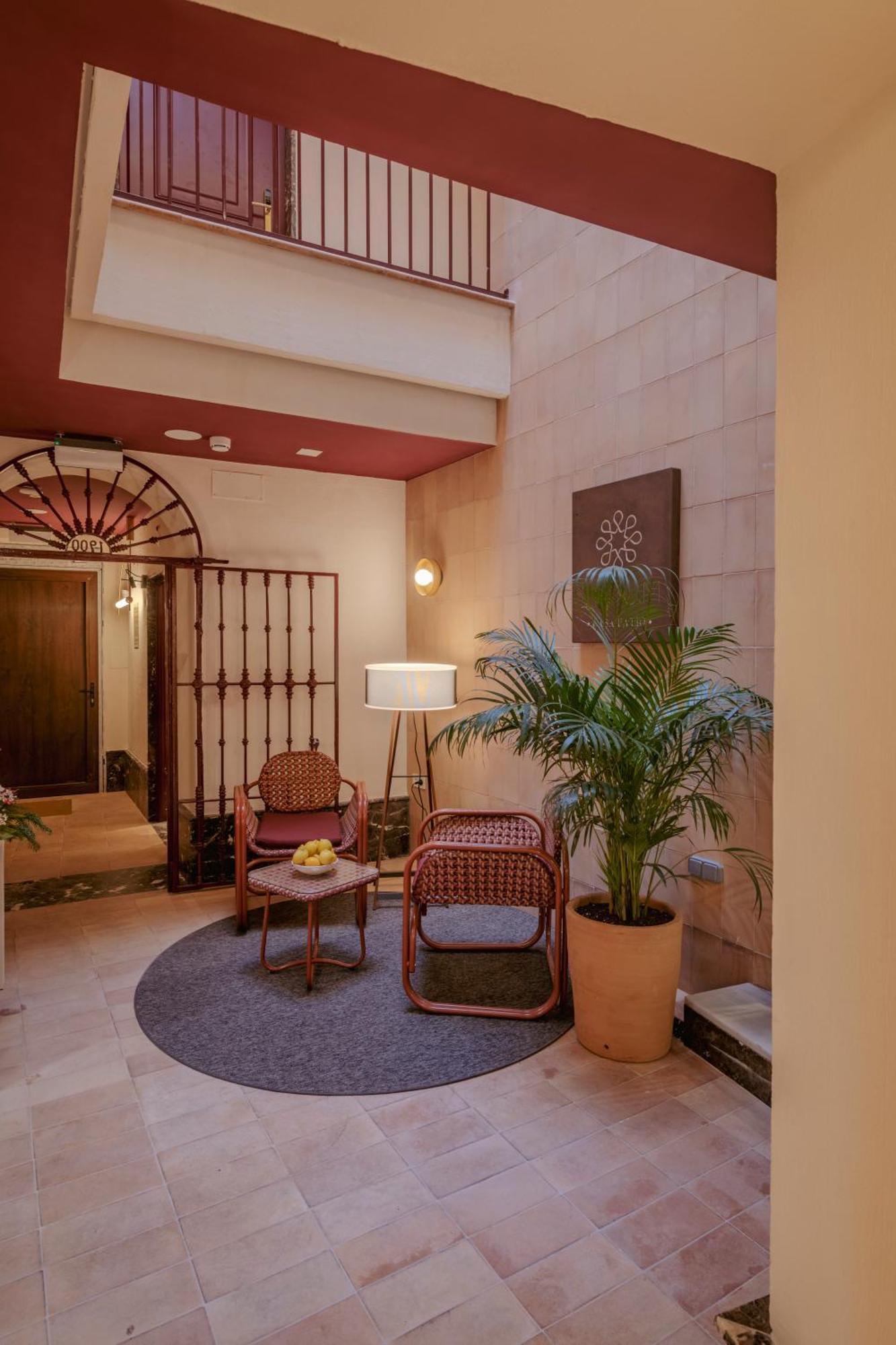 Отель Lirium Casa Patio Севилья Экстерьер фото