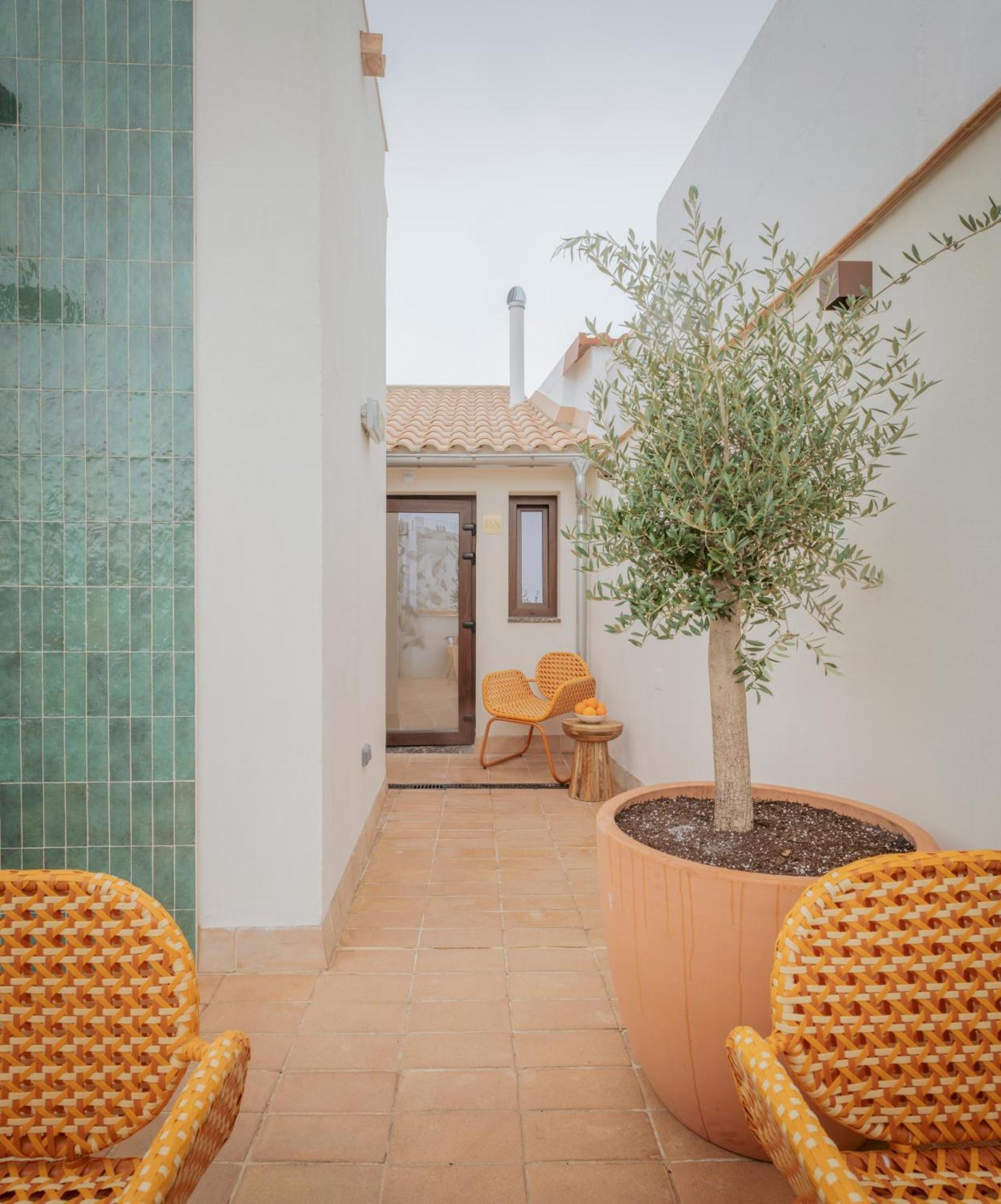 Отель Lirium Casa Patio Севилья Экстерьер фото